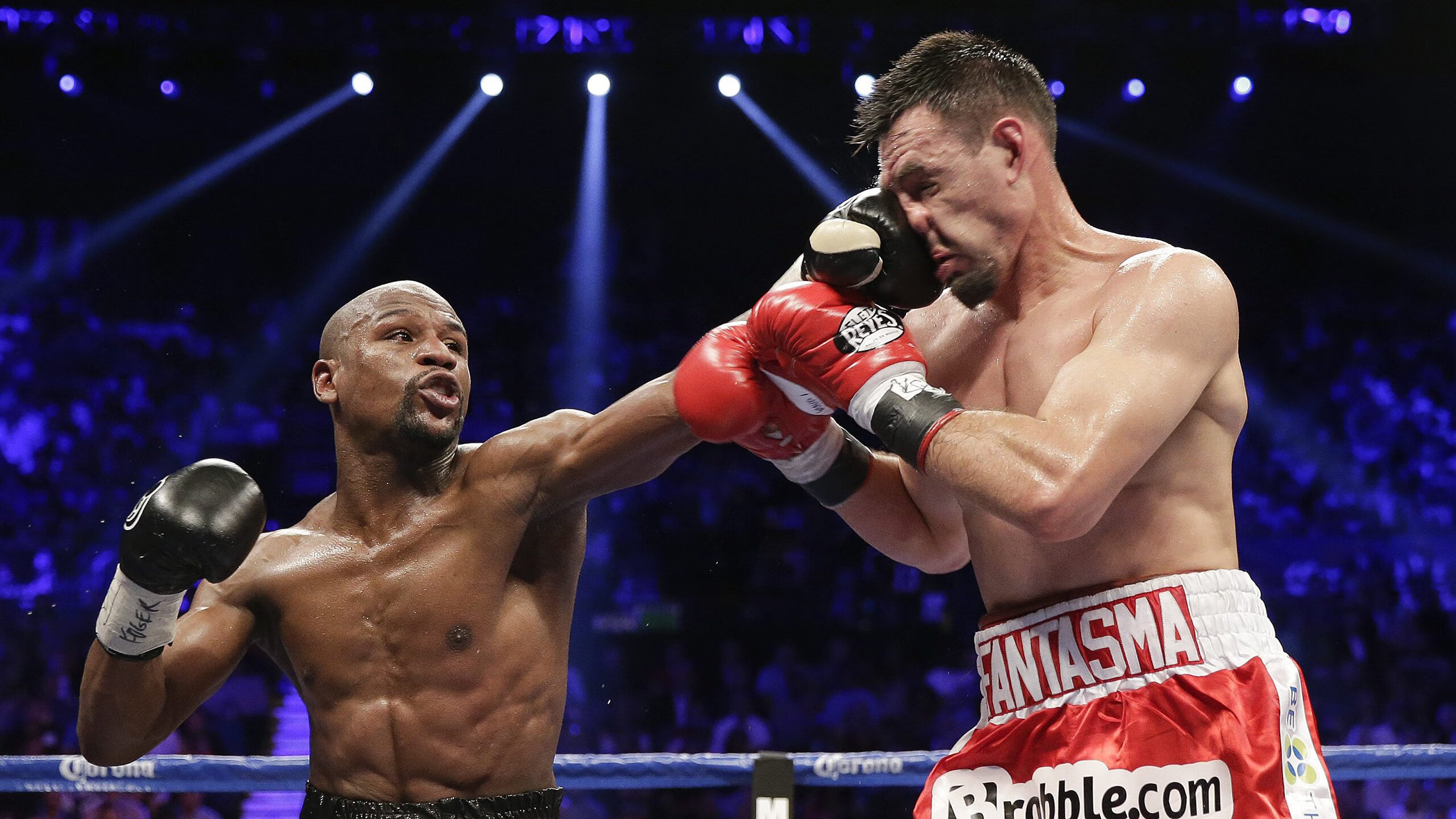 《PUBGMobile》“极限战场”冠军赛:团队操作火爆全场,震撼全网!